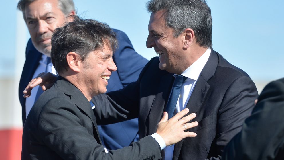 Al encabezar junto a Kicillof, el acto de inauguración de un gasoducto, Massa se mostró contrario a una PASO.