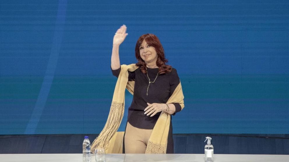 Cristina se despidió de su candidatura y obliga al FdT a acelerar decisión de ir a una Paso o formula consensuada.