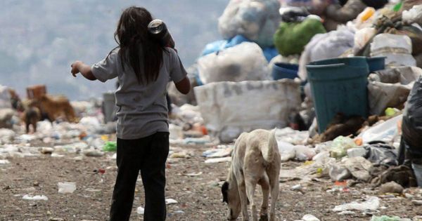 Pobreza infantil en Argentina baja al 42,3%: un avance frágil