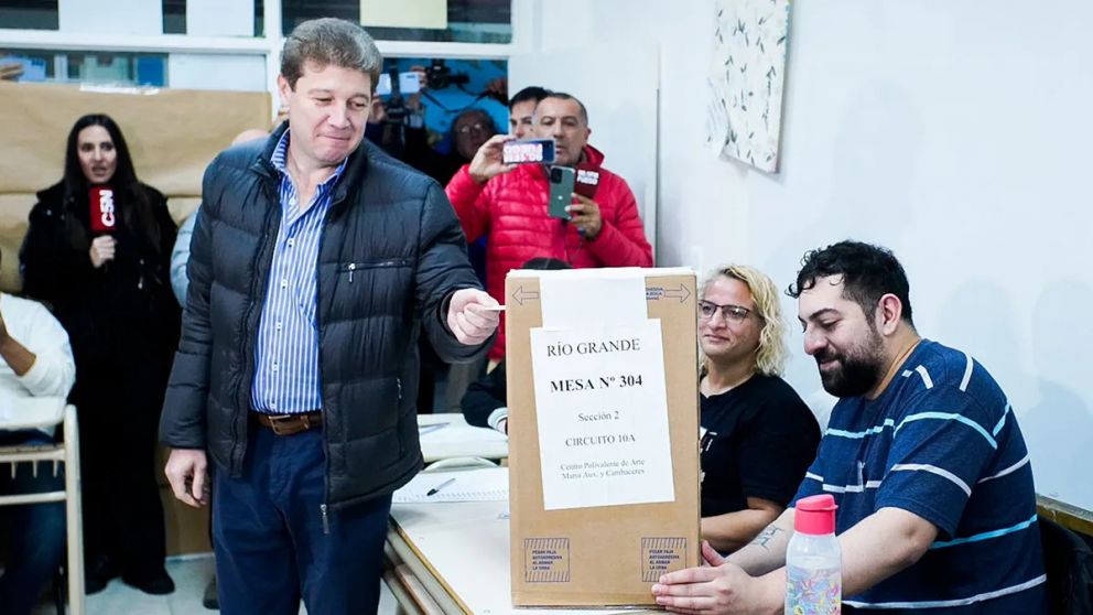 Con más del53 por ciento de los votos, Gustavo Melella obtenía la reelección en Tierra del Fuego.