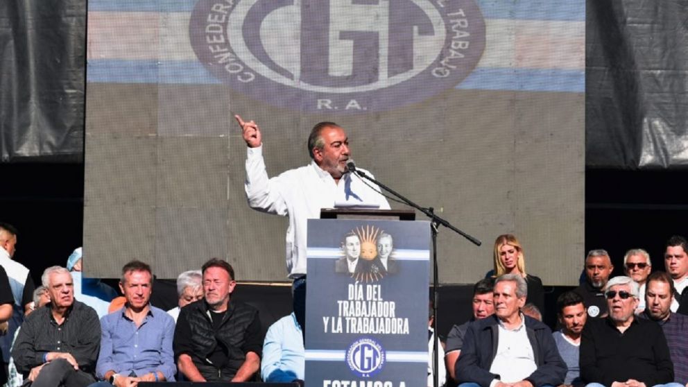Massa tiene su propio operativo clamor motorizado por dirigentes de la CGT