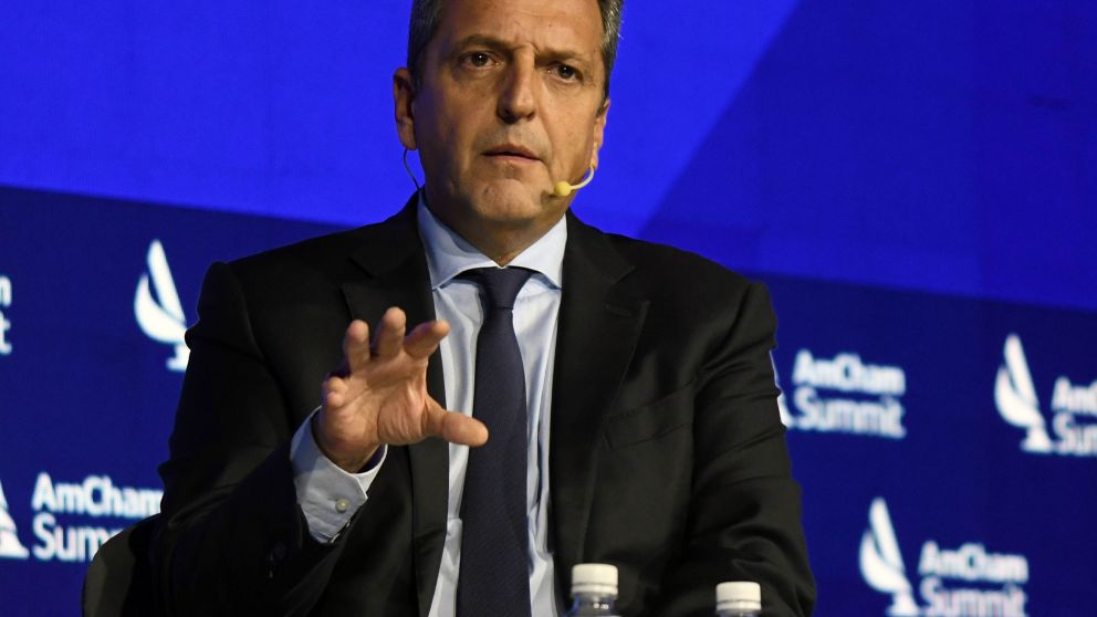 Massa profundizó 11% el ajuste del gasto público en abril