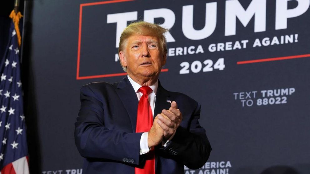 El 44% de los estadounidenses afirmó que votaría por Trump, frente al 38% que lo haría por Biden;