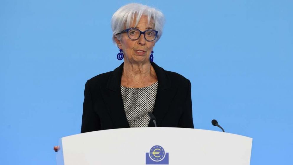 "No estamos pausando las subas, esto está muy claro", dijo Lagarde