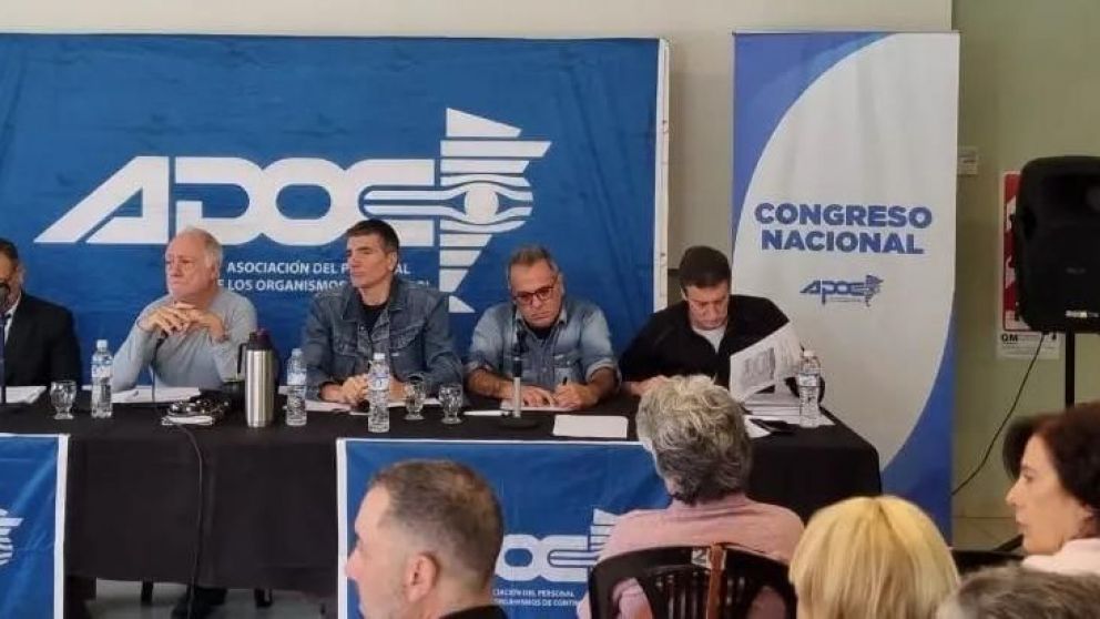 Hugo Quintana fue elegido secretario general de APOC y llamó a "seguir avanzando unidos"