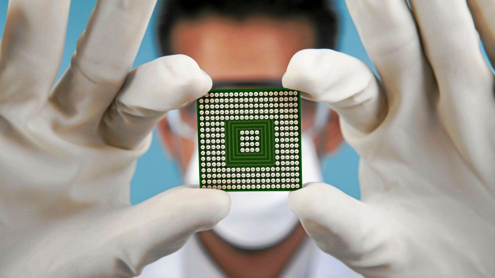 China acusó a EEUU de ser "una hegemonía tecnológica" y de intentar controlar la industria mundial de alta tecnología.