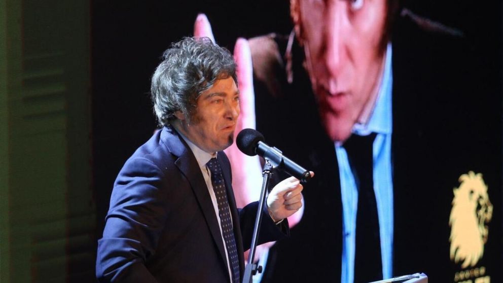 "Raro": Javier Milei habló sobre el salto del dólar blue hoy