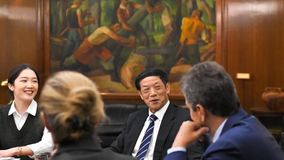 Sergio Massa con representantes de Gezhouba