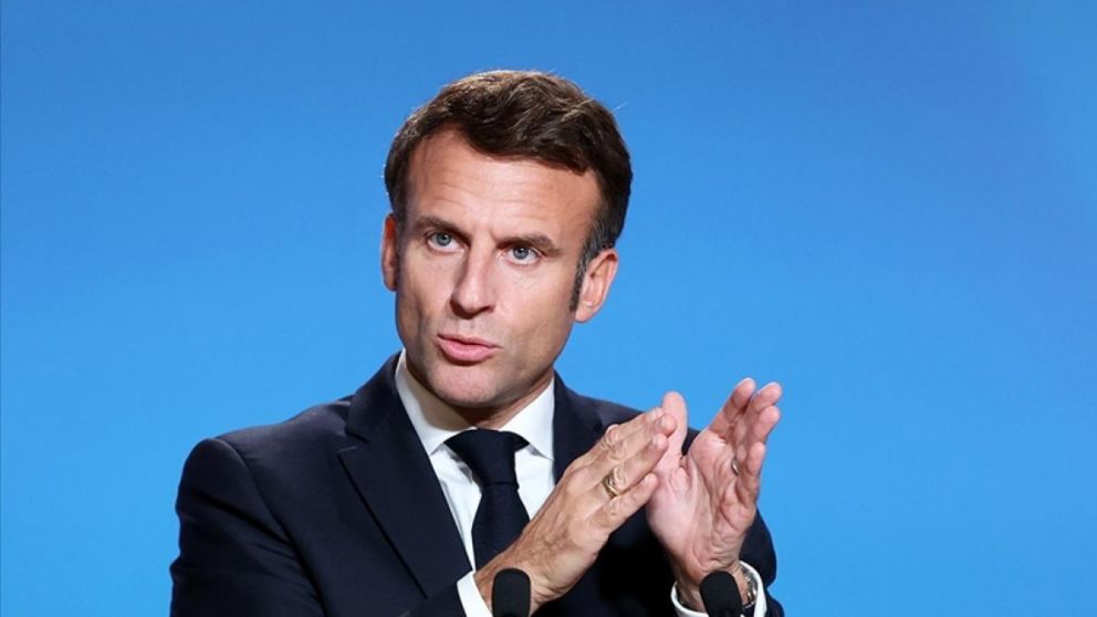 El salario mínimo en Francia continúa creciendo y que "le deberán suceder los demás salarios" remarcó Macron