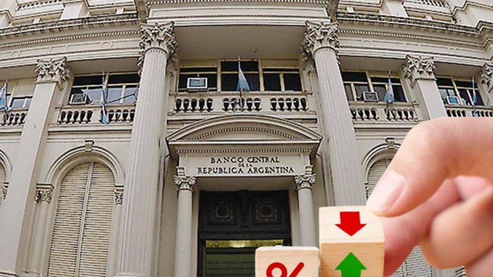 El Tesoro subió la tasa y mañana el BCRA decidirá la de plazos fijos