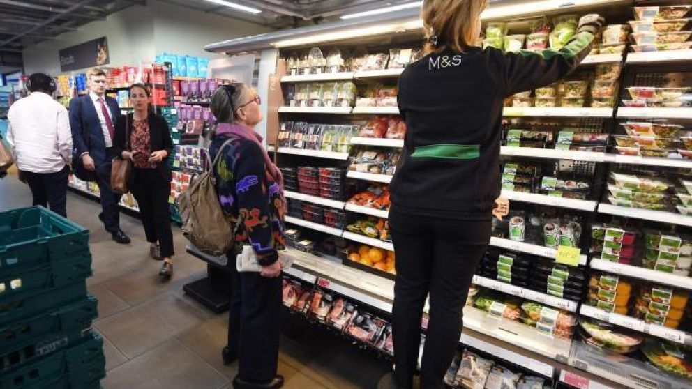 La inflación en el precio del pan y del cereal está ahora en un máximo récord dijo la ONS.