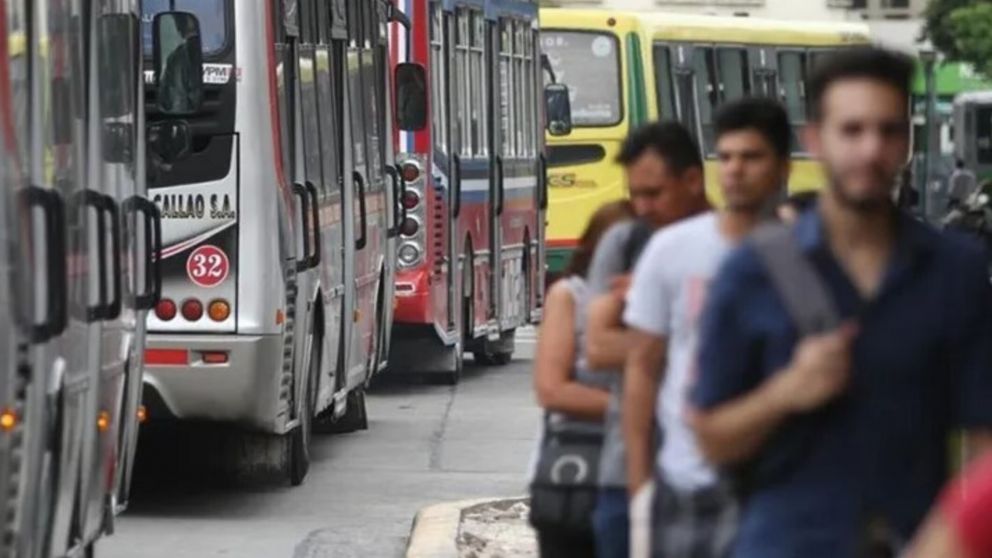Acuerdo de Metropol para levantar el paro de colectivos