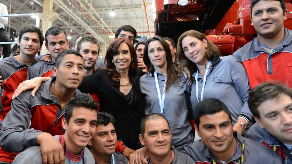 "El que piensa que me voy a ir a cuidar a mis nietos, se equivoca", le dijo Cristina a un sindicalista