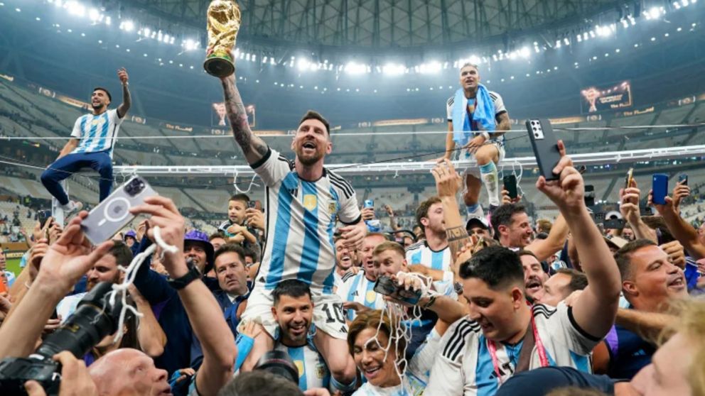 La foto de Messi con la copa fue la elegida para ilustrar su perfil en Time