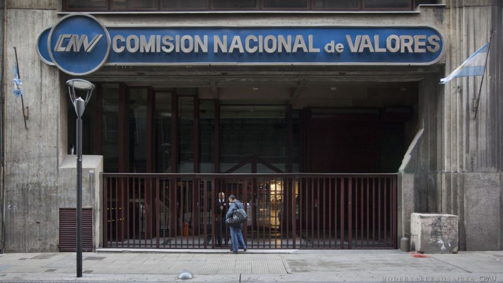 Acortan el parking para comprar dólar cable con los Bonares