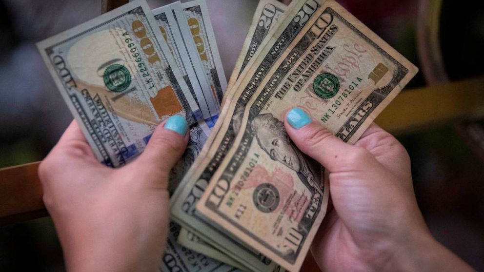 La suba de importaciones hizo desaparecer el superávit comercial