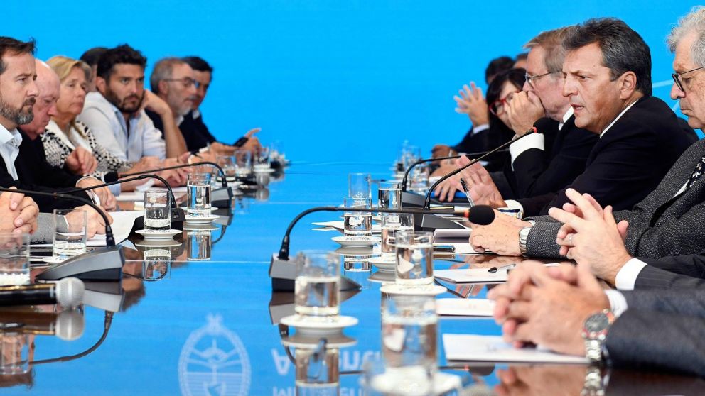 D�lar agro: las divisas que espera Sergio Massa y discusi�n por la sequ�a con el FMI