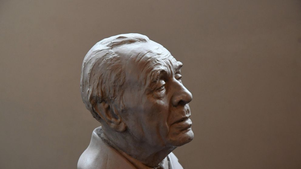 Cinco sobrinos de María Kodama se presentaron como herederos