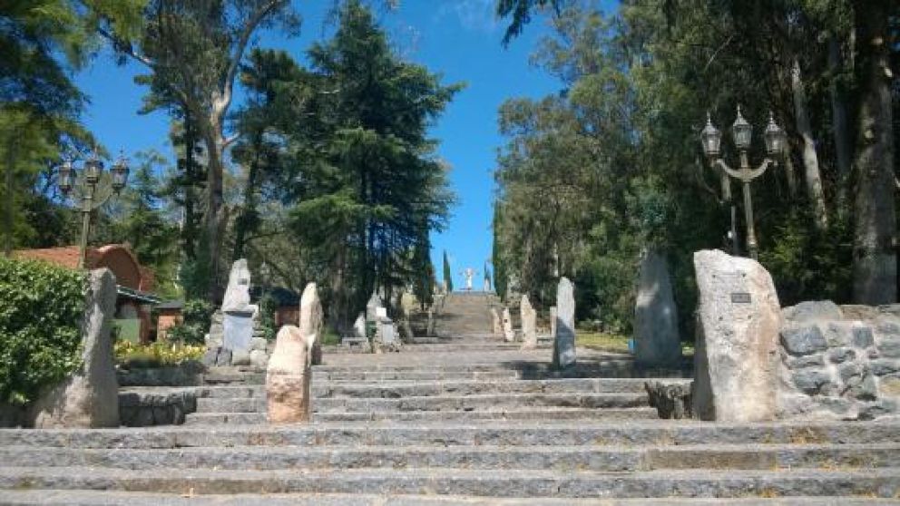 El ingreso al Monte Calvario en Tandil, un clásico destino