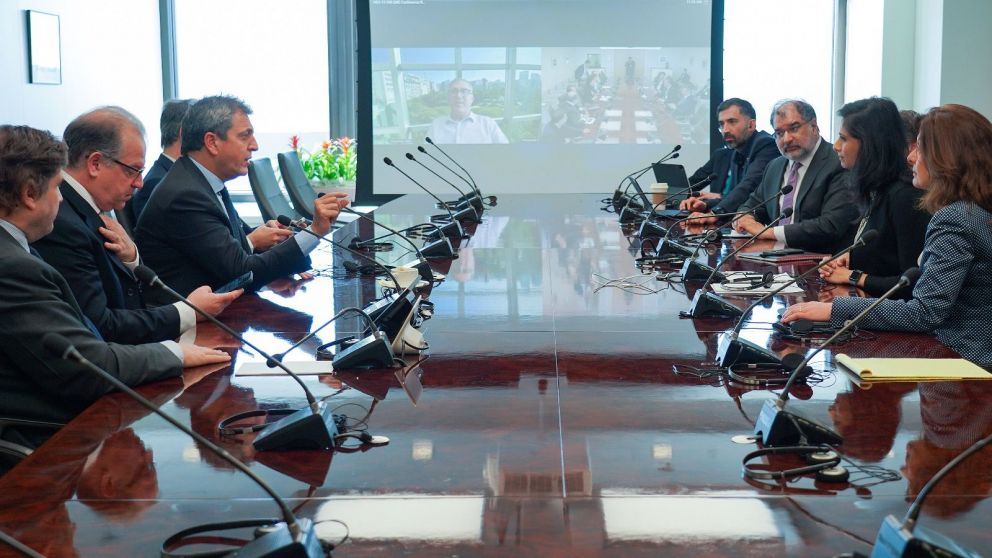 Sergio Massa con el FMI: habrá cambios en la meta de reservas pero se mantiene la fiscal