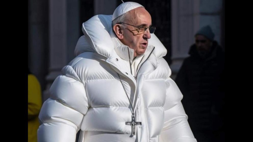 La imagen viral del Papa Francisco que se viralizó en redes y generó miles de dudas