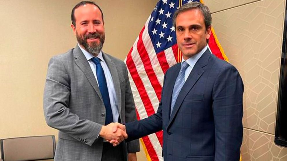 Guillermo Michel junto a Ricardo Mayoral en Washington