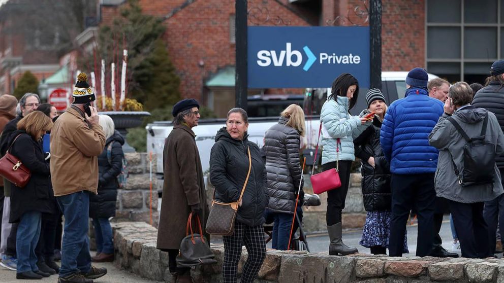 Se teme una fuga de depositantes que haga colapsar a los bancos chicos y medianos