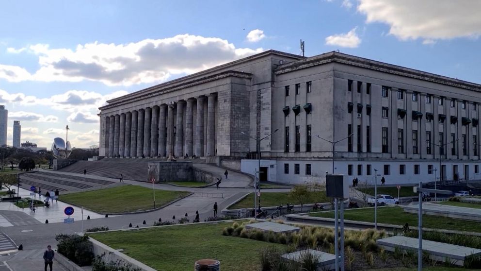 Las carreras "tradicionales" se reinventan para atender a las nuevas necesidades del mercado laboral.