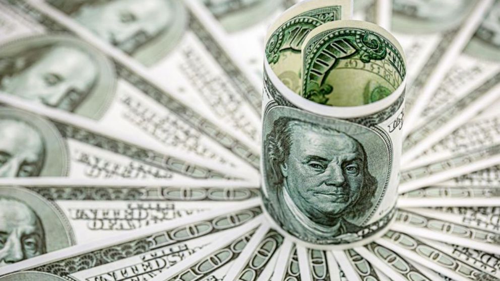 El dólar blue hoy se dispara y supera los $400 en el conurbano