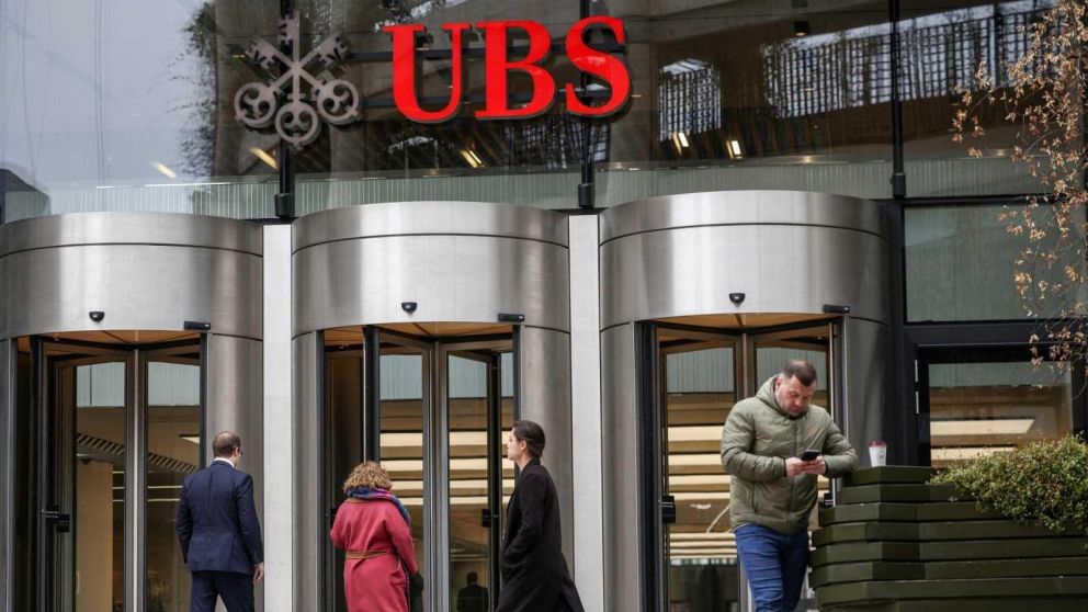 UBS cuenta con casi 80 mil empleados