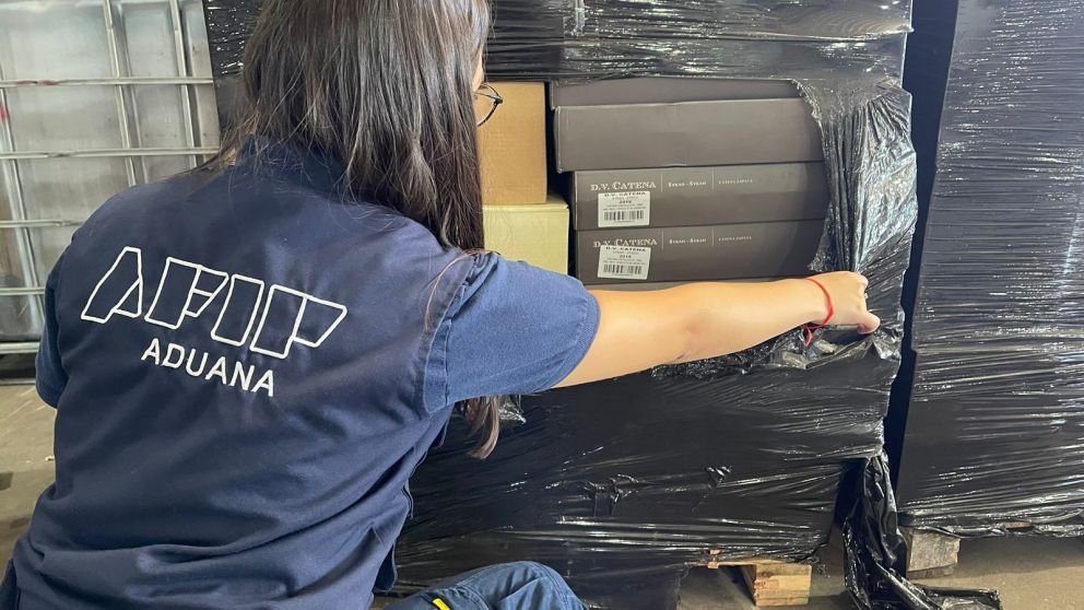 La Aduana impidió el contrabando a Brasil de 9.288 botellas de vinos de alta gama