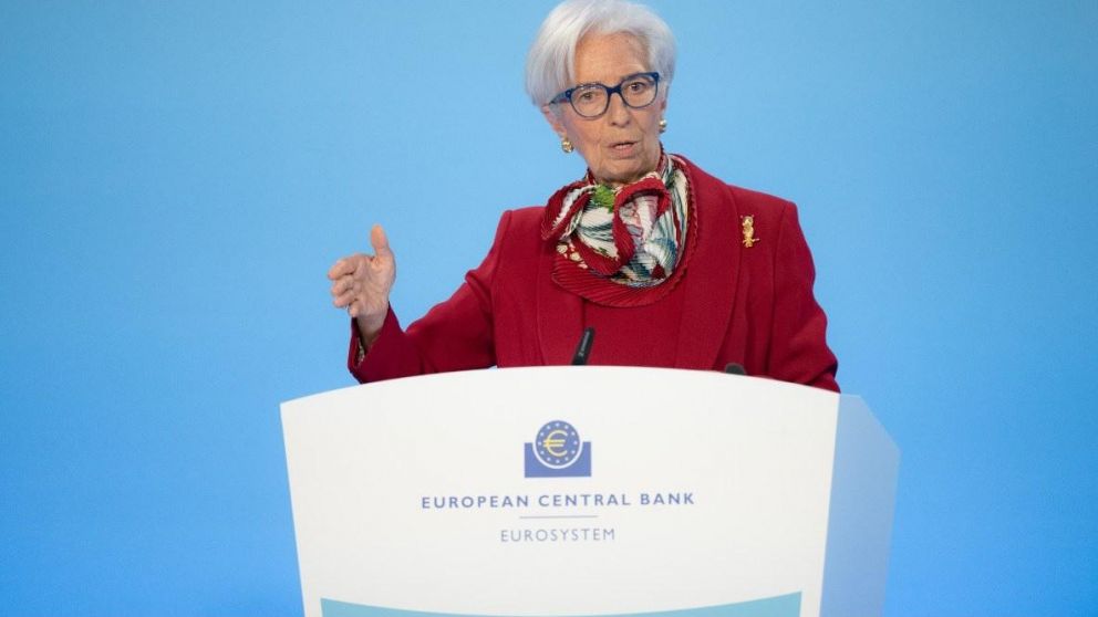 Lagarde considera que la crisis bancaria puede llevar a un freno a los precios