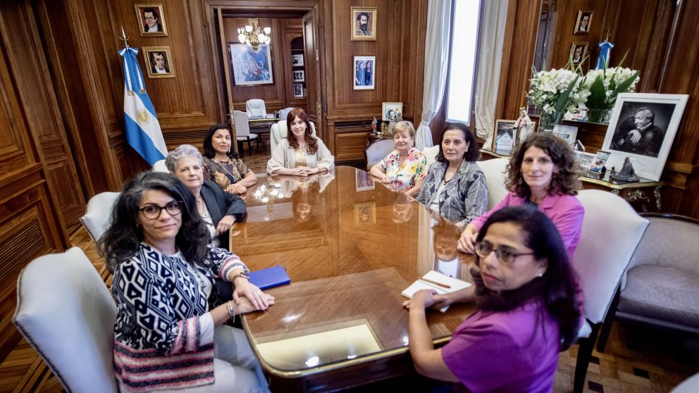 Cristina Kirchner se reuni� con el comit� de expertas de la OEA