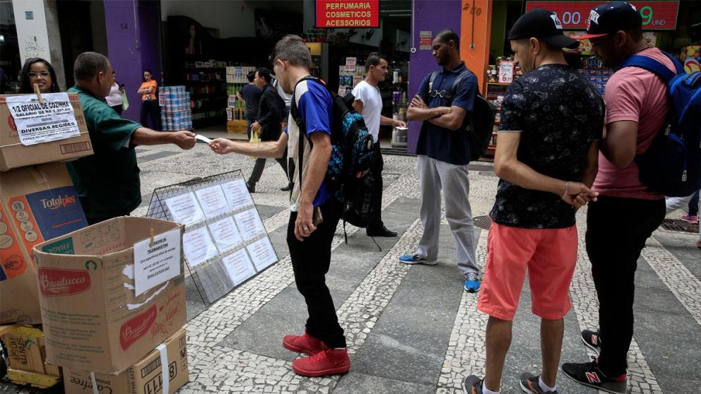 La caída en el desempleo se debió a la recuperación del mercado laboral