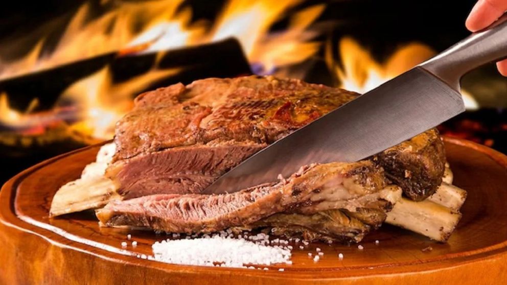 Asado con descuento: comienza el 10% de reintegro en compras con tarjeta de débito