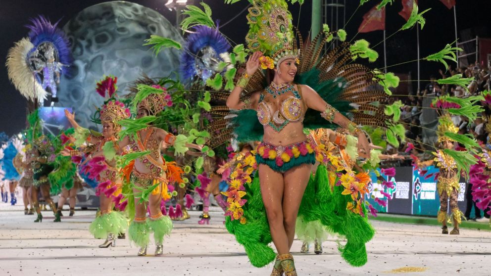 Color y brillos en Corrientes, Capital Nacional del Carnaval
