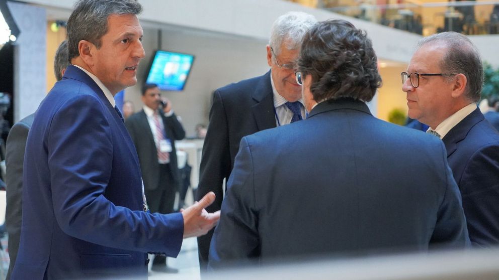 Economía prepara un nuevo canje de deuda para despejar el segundo trimestre