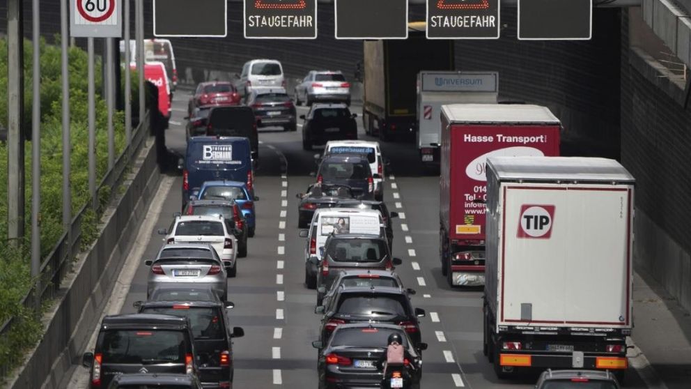 Italia quiere reducir emisiones sin afectar su industria automotriz