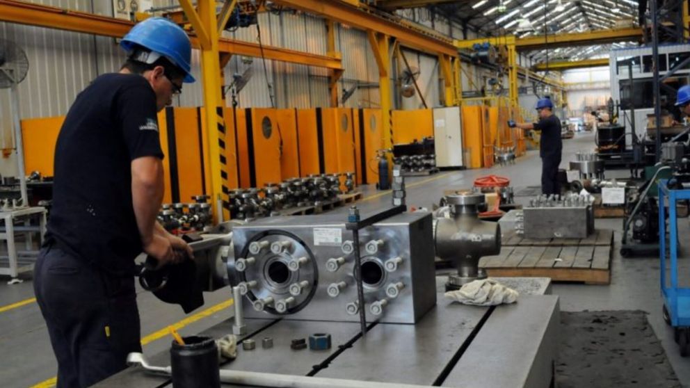 Industria: la utilización de máquinas marcó en diciembre su primera caída del año