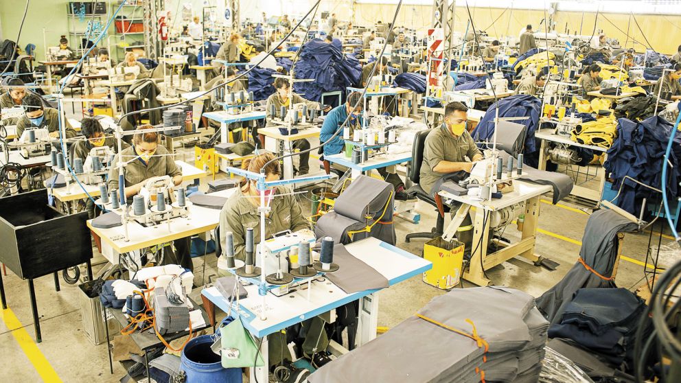 El salario de los trabajadores privados quedó un punto por debajo de la inflación
