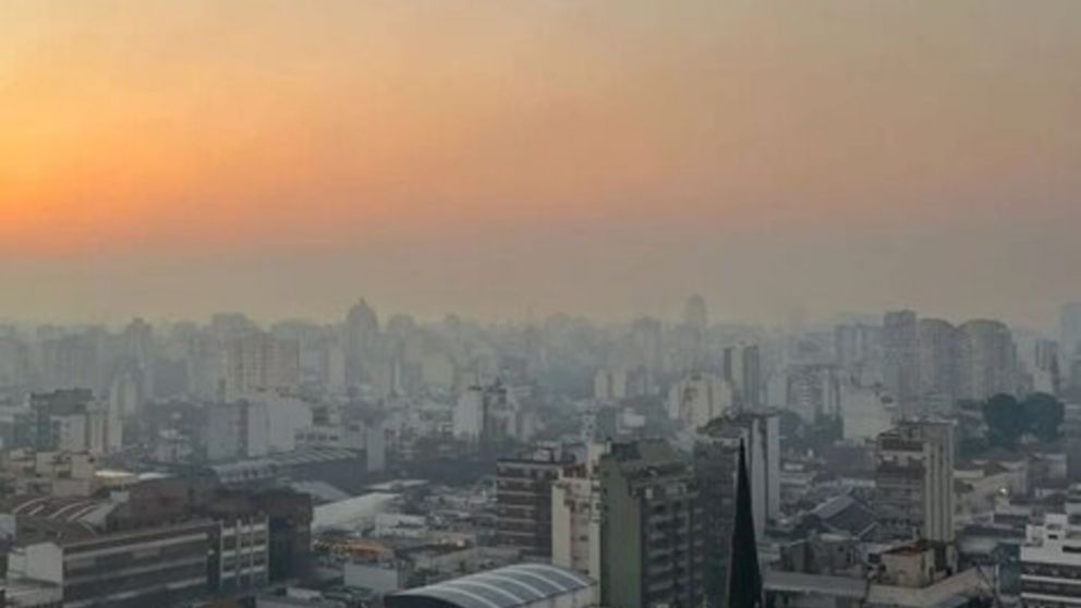 Humo en varias zonas de Buenos Aires por el incendio en el Delta