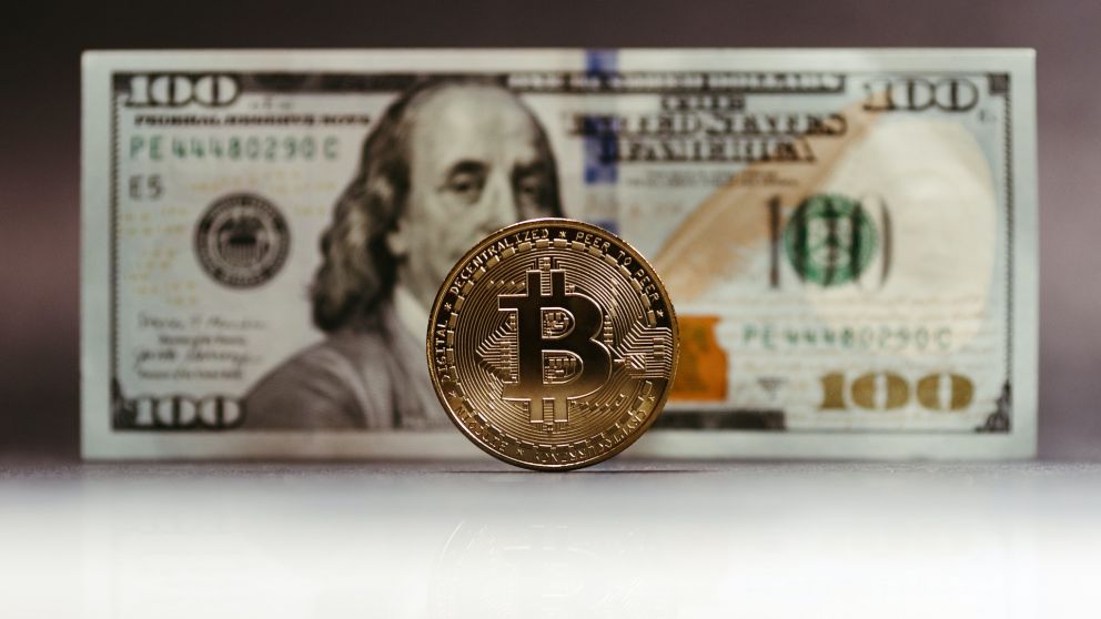 Bitcoin retrocediendo por decisión de la SEC