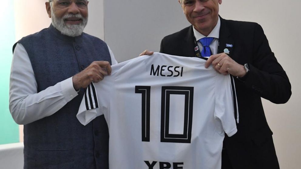 YPF busca inversiones en India
