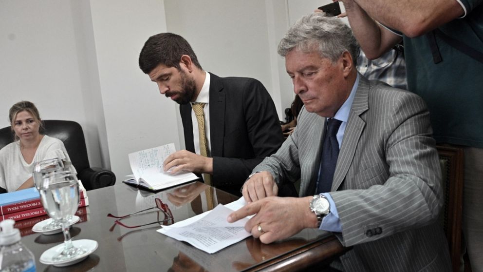 Jos� Ubeira y Marcos Aldazabal, abogados de la vicepresidenta Cristina Fern�ndez de Kirchner