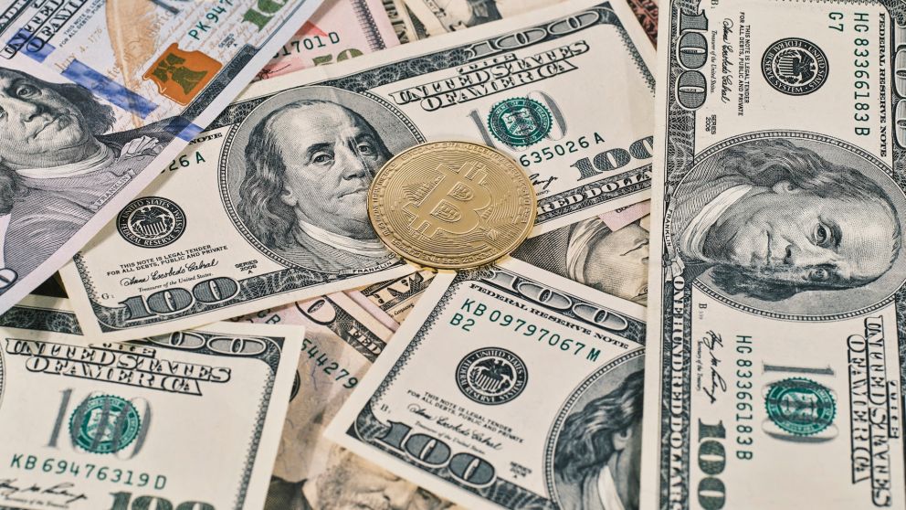 Pese a suba de tasas de FED y BCE Bitcoin se posiciona de cara a los 24 mil