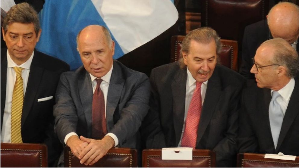Los cuatro jueces que inegran el Alto Tribunal, en el que hay una vacante sin cubrir