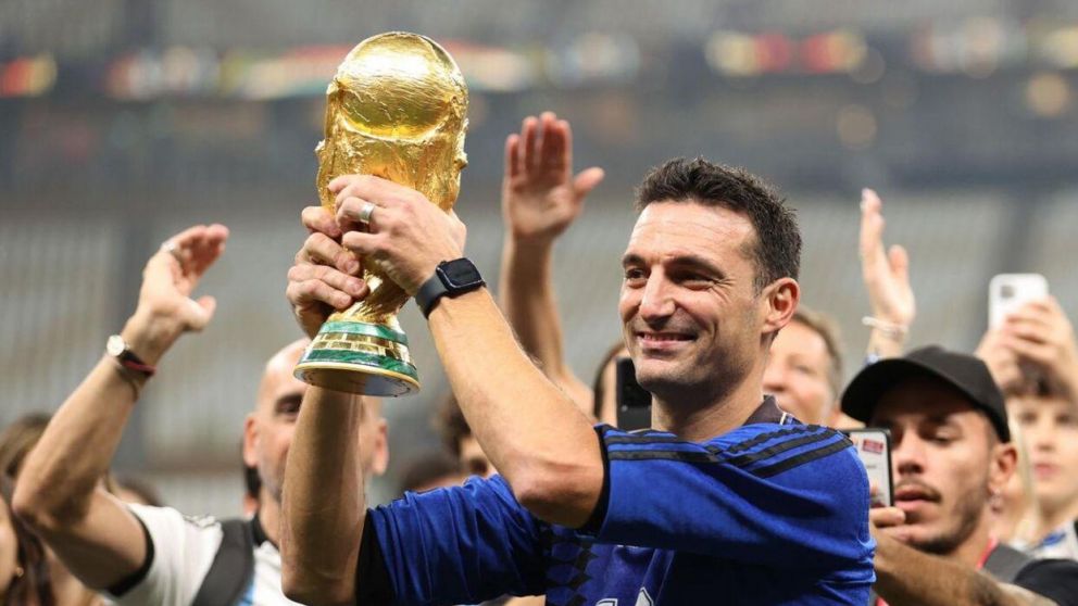 El entrenador de 44 años seguirá a cargo de la dirección técnica de Argentina