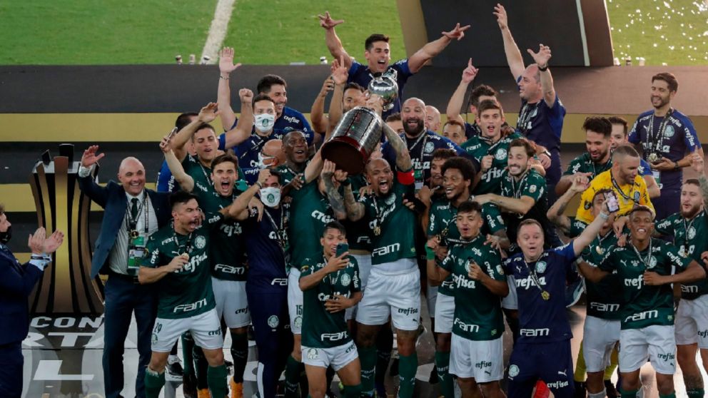 Presidenta del Palmeiras adquirió un avión privado para el equipo profesional