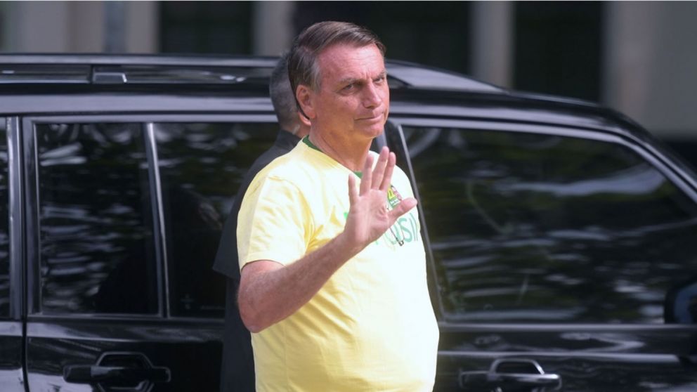 Uno de sus hijos adelantó este fin de semana que el regreso de Bolsonaro "podría ser mañana, dentro de seis meses o nunca”.