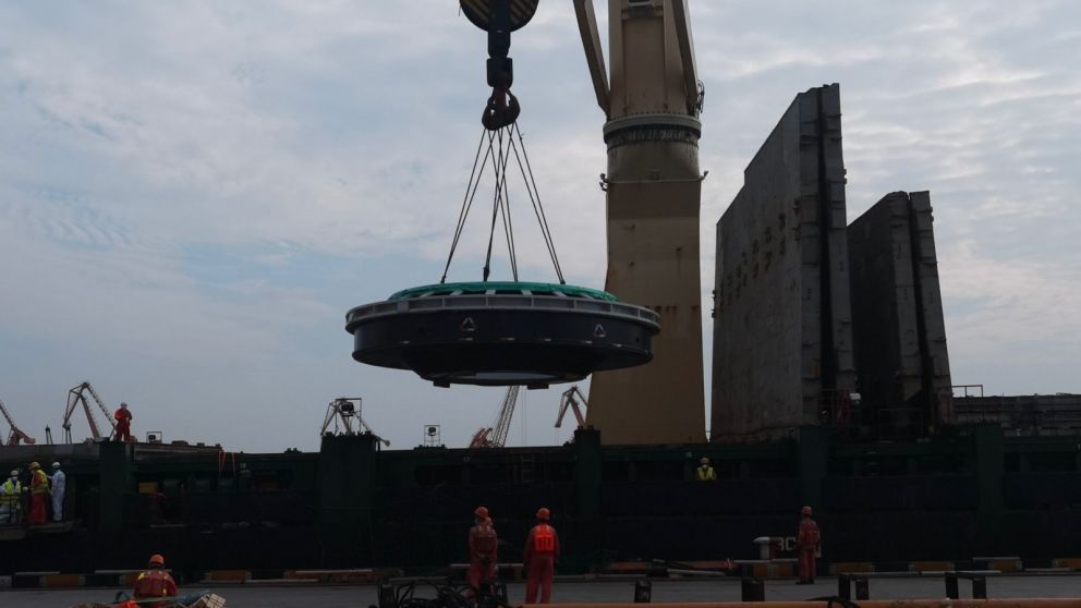 Dos hitos: la primera turbina y los avances ambientales